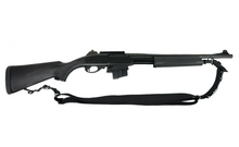 Laden Sie das Bild in den Galerie-Viewer, Vorderschaftsrepetierer Remington 7615 Police Kal. 223 Rem. -- Kat. C frei ab 18 --