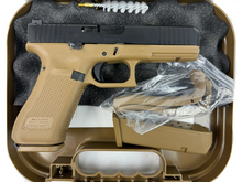 Laden Sie das Bild in den Galerie-Viewer, Fast neue Glock 17 FR Gen 5 Armée française Sondermodell