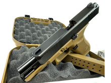 Laden Sie das Bild in den Galerie-Viewer, Fast neue Glock 17 FR Gen 5 Armée française Sondermodell