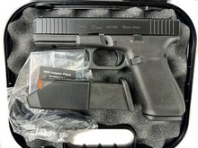 Laden Sie das Bild in den Galerie-Viewer, Fast neue Glock 20 Gen 5 MOS Kal. 10mm Auto