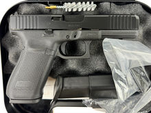 Laden Sie das Bild in den Galerie-Viewer, Fast neue Glock 20 Gen 5 MOS Kal. 10mm Auto
