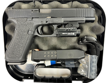 Laden Sie das Bild in den Galerie-Viewer, Fast neue Glock 34 Gen 5 MOS FS