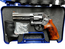 Laden Sie das Bild in den Galerie-Viewer, gebrauchter Smith &amp; Wesson 686 4'' STS Kal. .357 Mag.