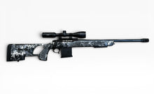Laden Sie das Bild in den Galerie-Viewer, Neuwertige Sabatti Urban Sniper Camo .308 Win im Set mit Hawke Vantage 3-9x40 AO Mildot