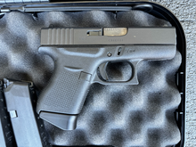 Laden Sie das Bild in den Galerie-Viewer, neuwertige Glock 43 Kal. 9mm Luger