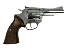 Laden Sie das Bild in den Galerie-Viewer, Astra Stainless Revolver 4'' Kal. .357 Mag.